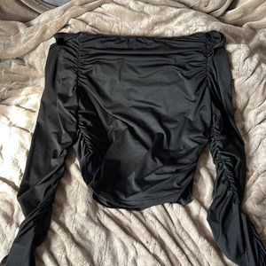 Black off-shoulder Croptop with long sleeves